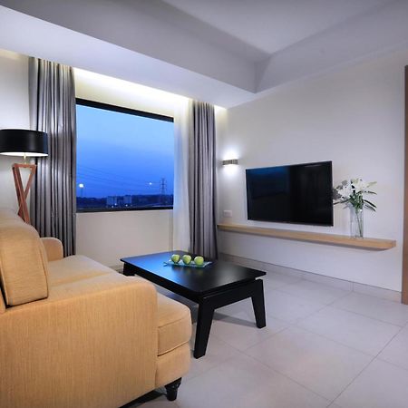 Quest Prime Cikarang By Aston Bekasi Exterior foto