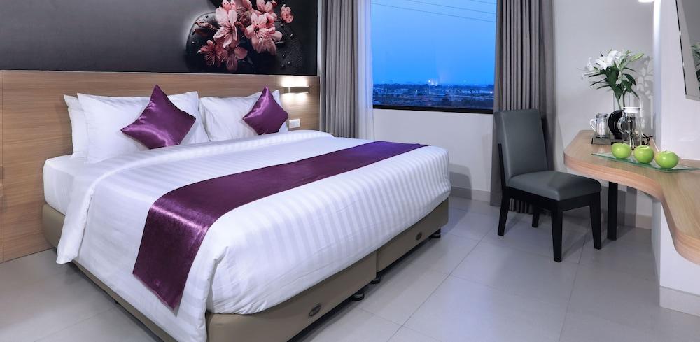 Quest Prime Cikarang By Aston Bekasi Exterior foto