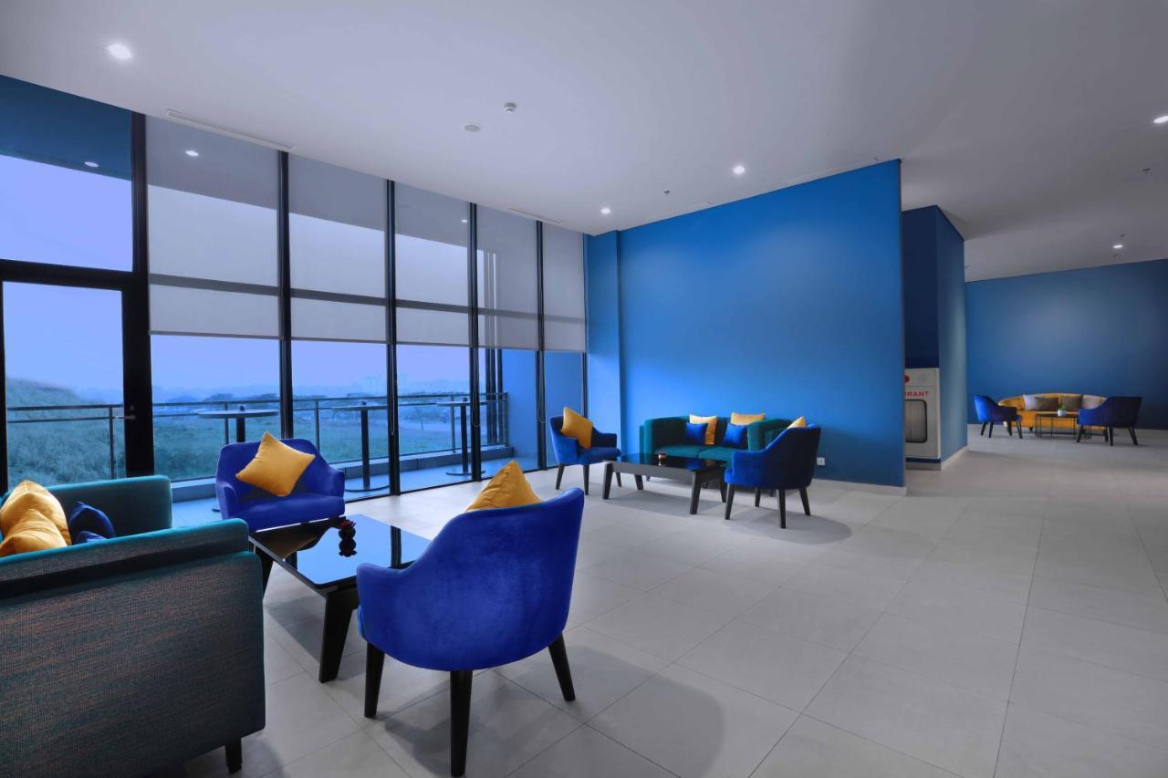 Quest Prime Cikarang By Aston Bekasi Exterior foto