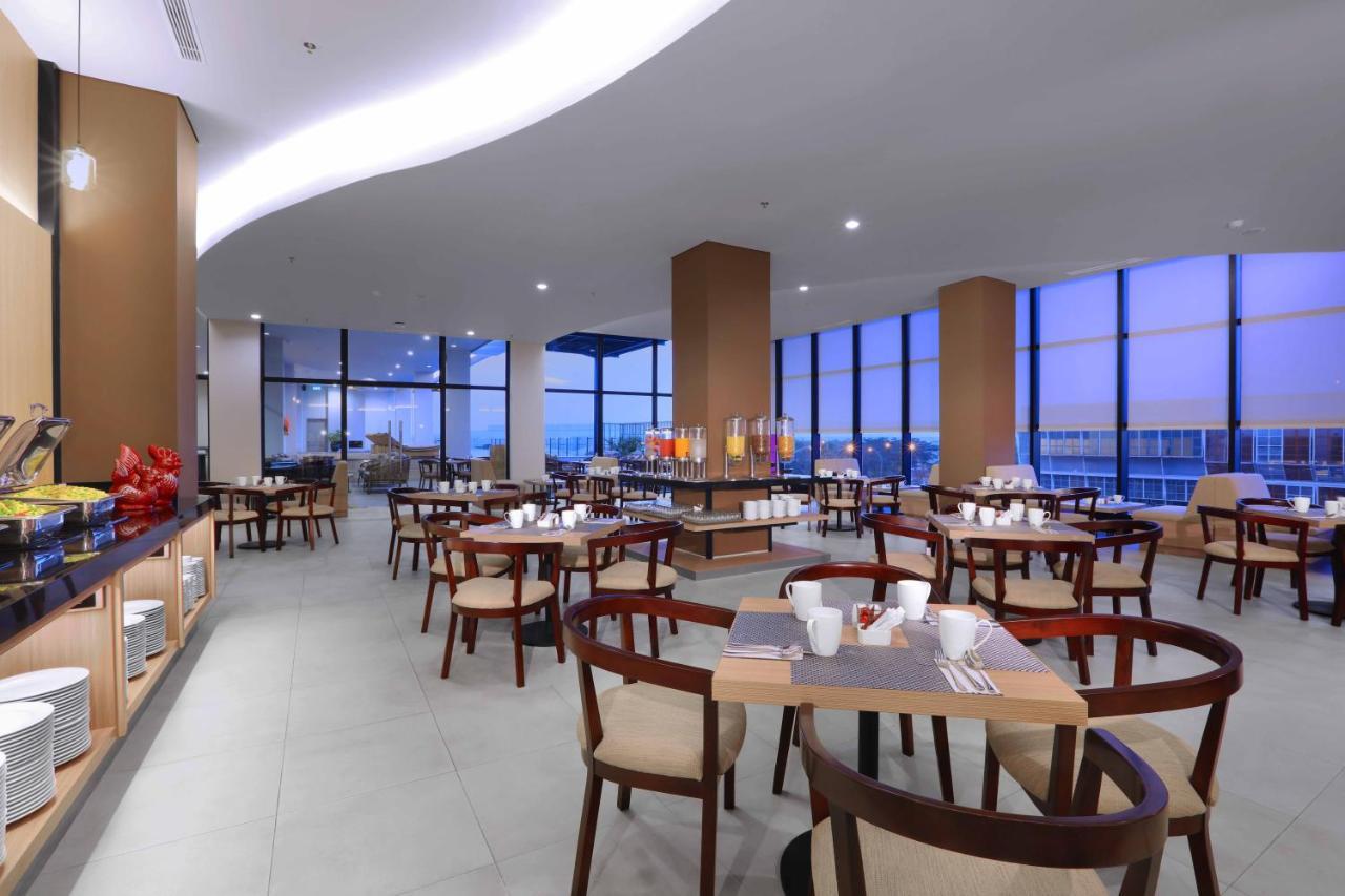 Quest Prime Cikarang By Aston Bekasi Exterior foto